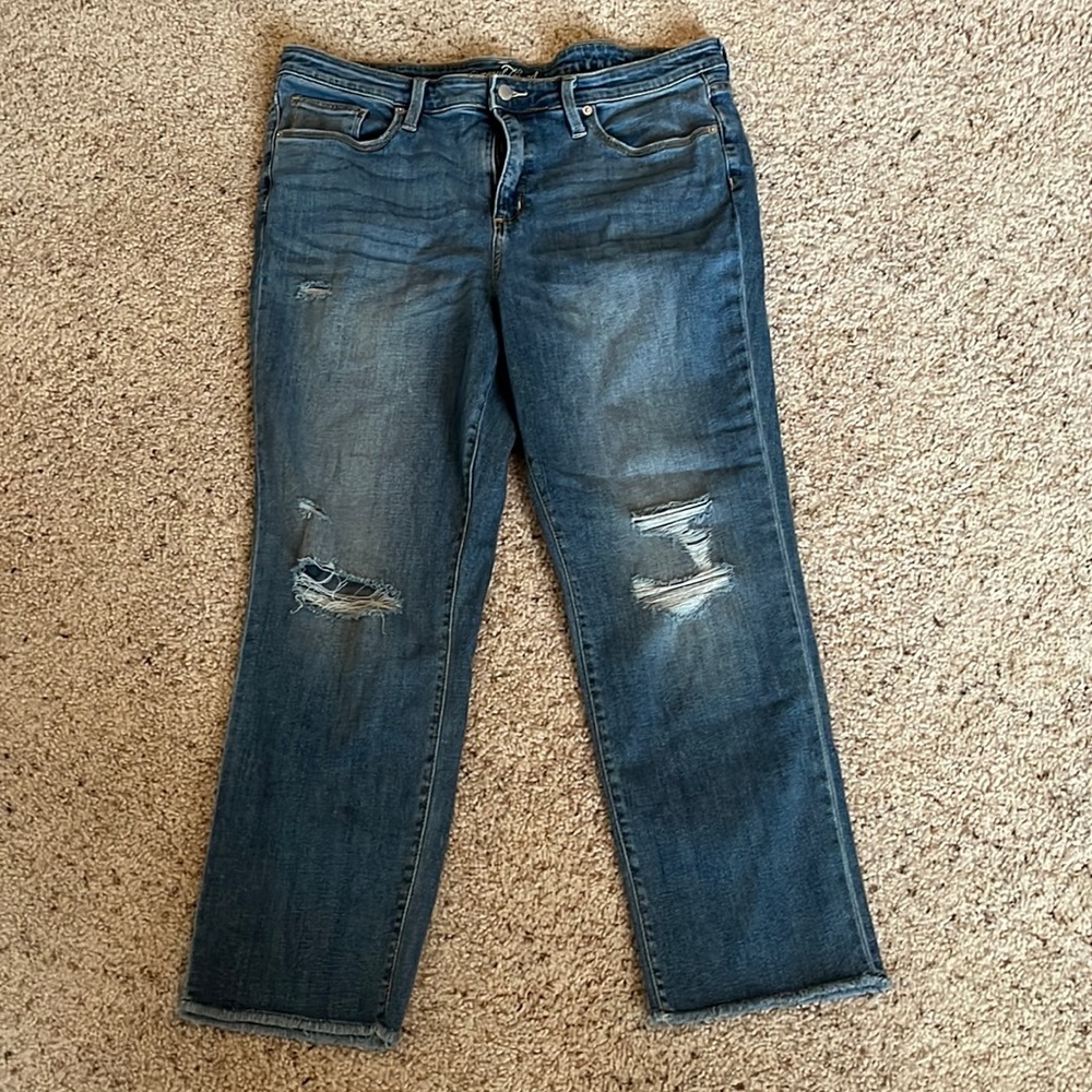 Size 18 Universal Thread Straight Crop